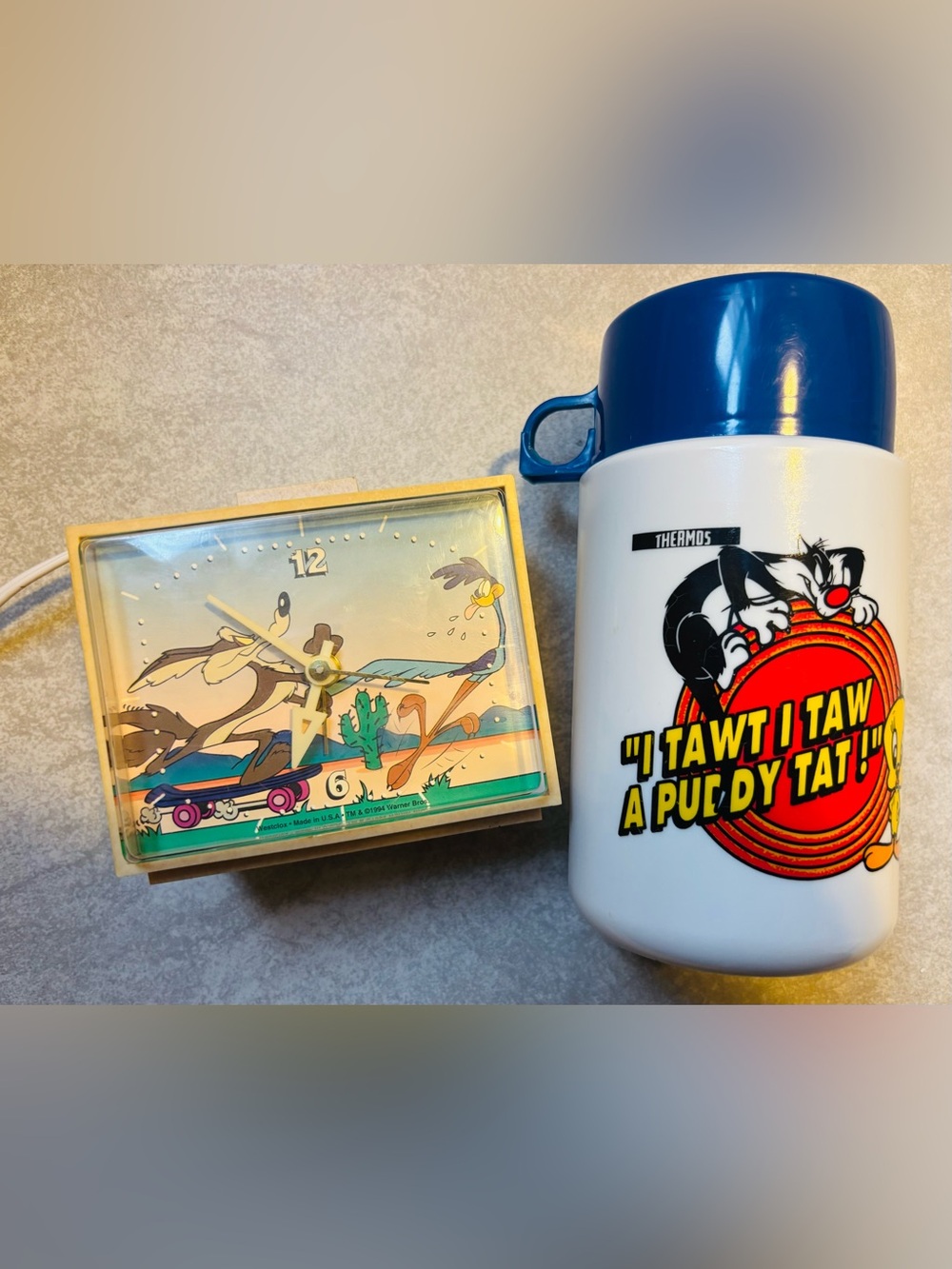 Vintage Looney Tunes Bundle (Alarm Clock & Thermos)